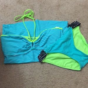 Reversible bathing suit